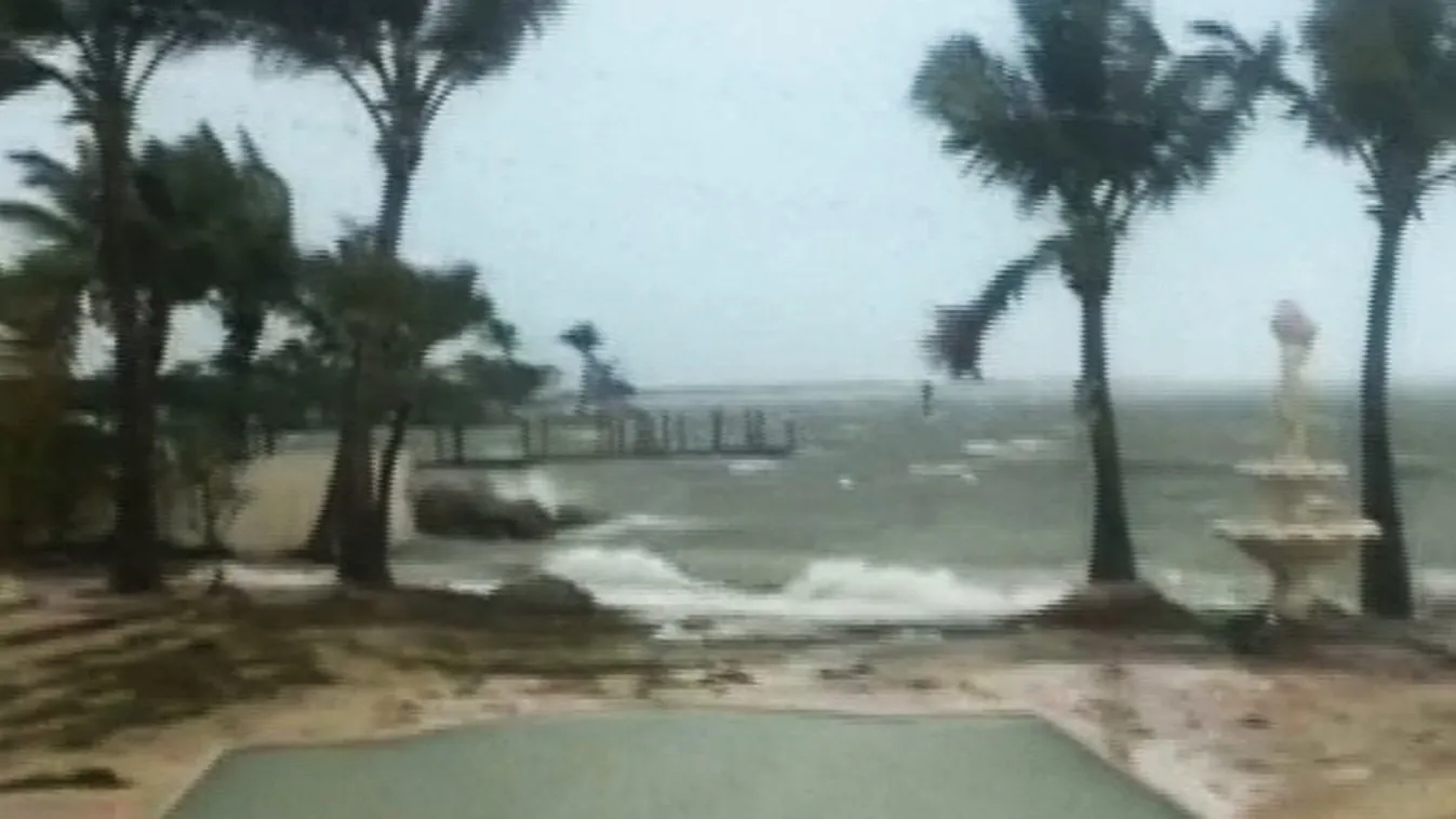 Tízezreknél nincs áram – lecsapott a vihar Floridára