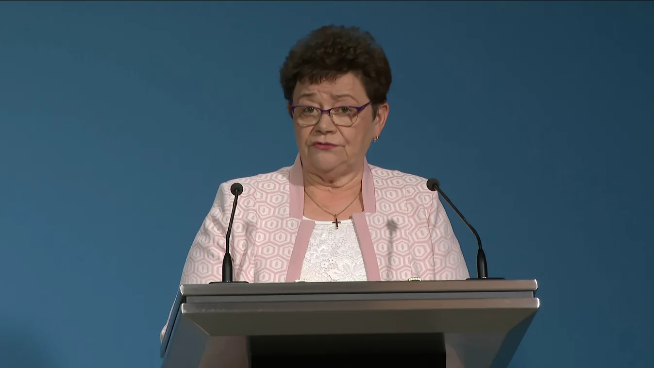 Operatív Törzs: A fiatalok 90 százaléka már foglalt időpontot