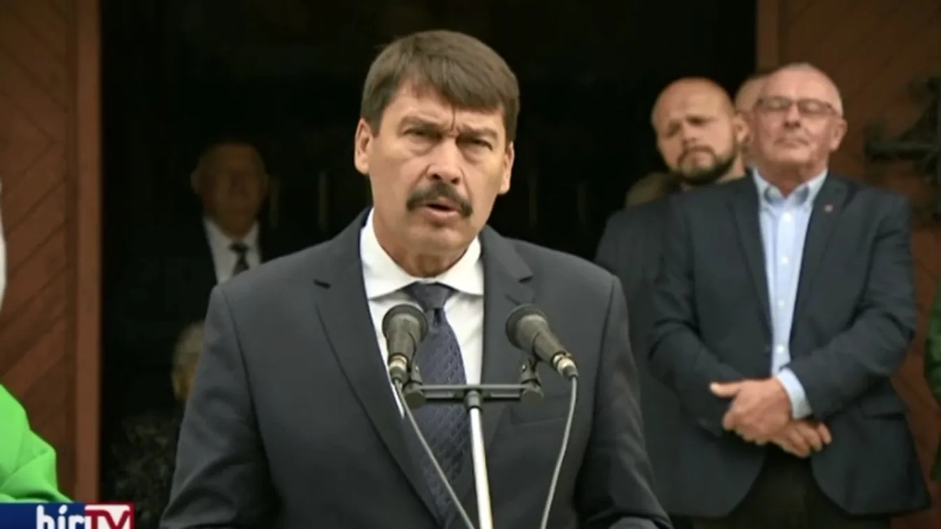 Áder: A káposzta hozzátartozik a magyar konyhához