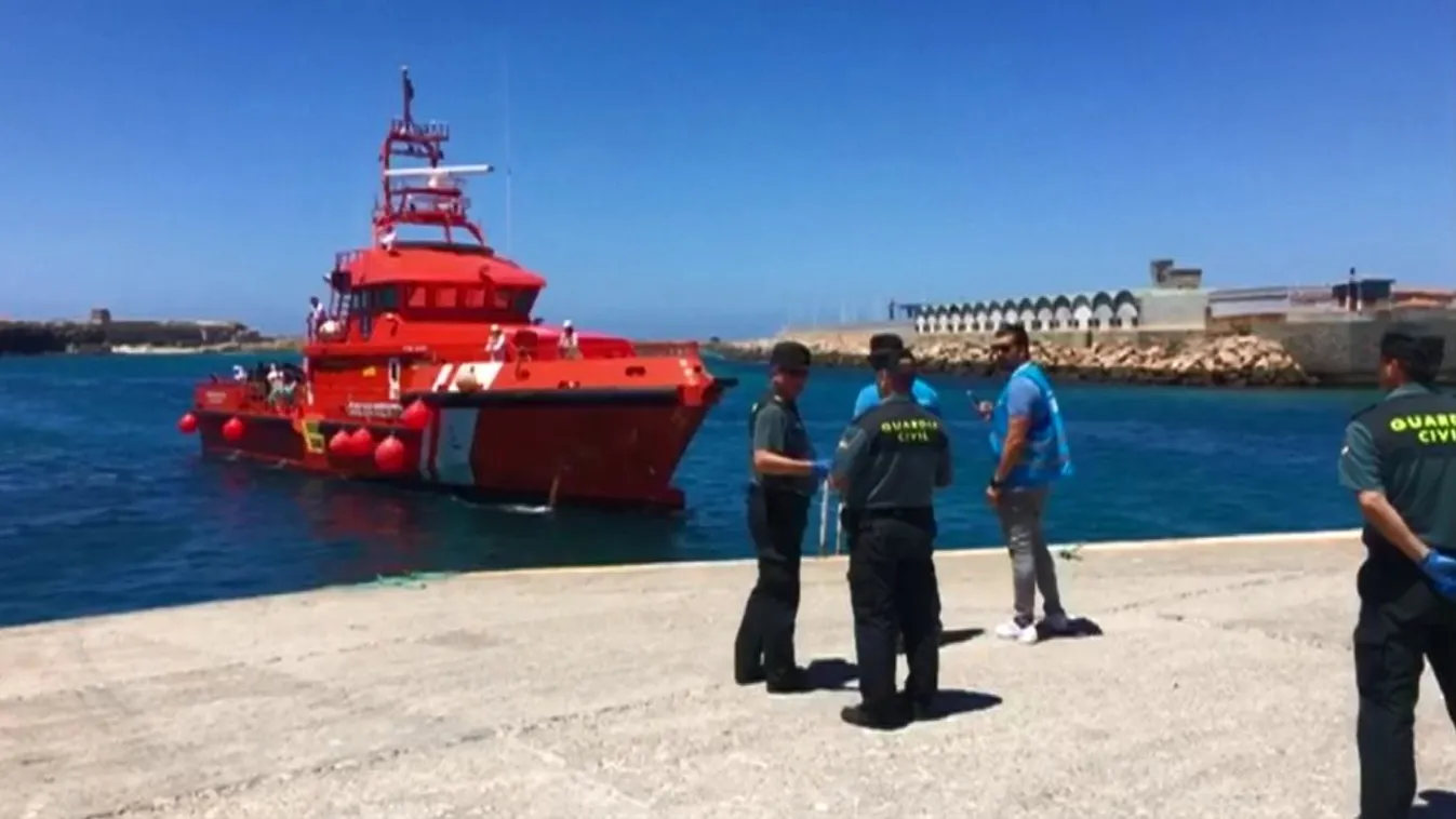 „Mi életeket mentünk, a tengeren emberek vannak, nem migránsok”