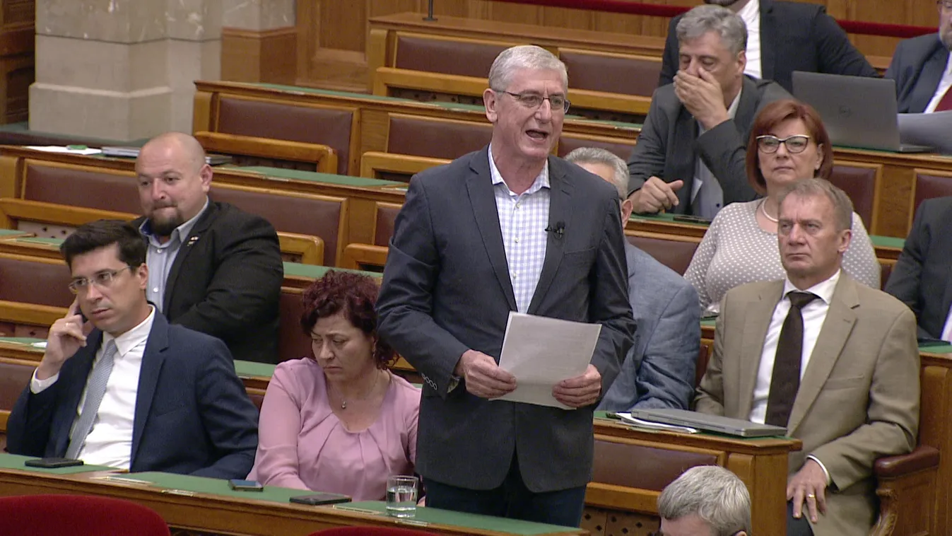 Dömötör Csaba: Az árnyékkormány az árnyékban marad