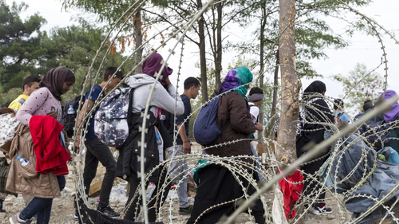 Harminchét határsértő Ásotthalomnál