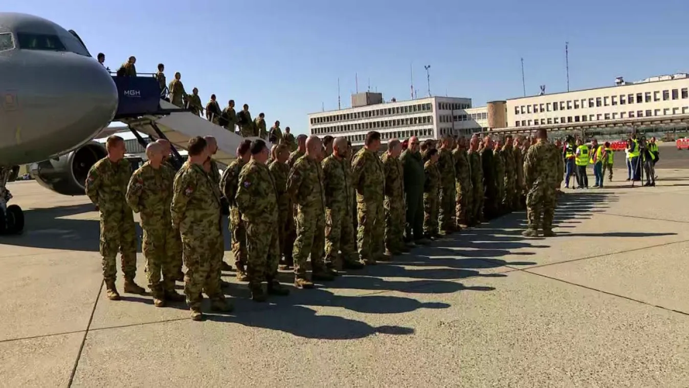 A miniszterelnök meghívására jelentek meg a honvédség jelenlegi és volt vezetői az évértékelőn