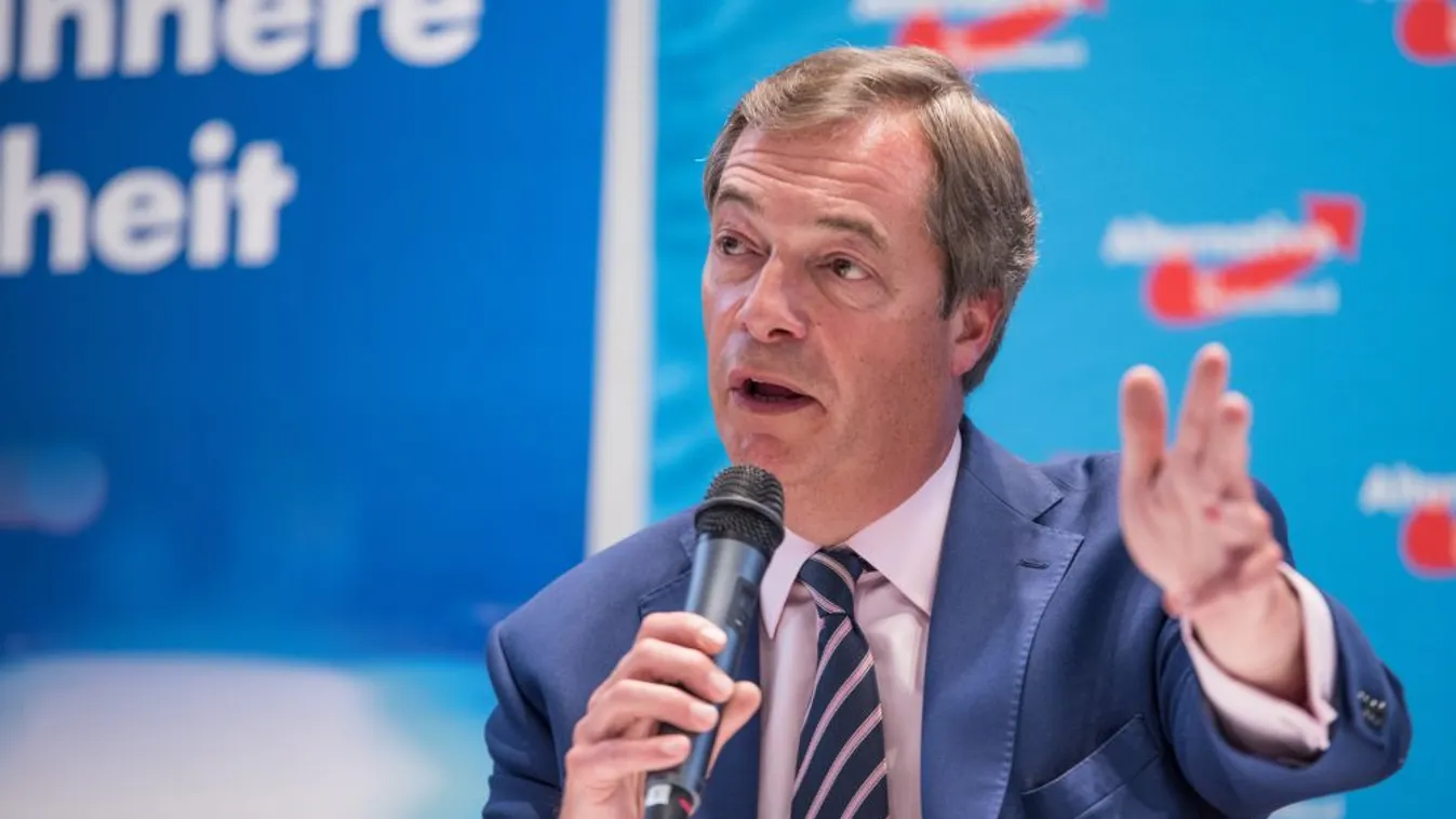 Farage választási szövetséget ajánl Johnsonnak