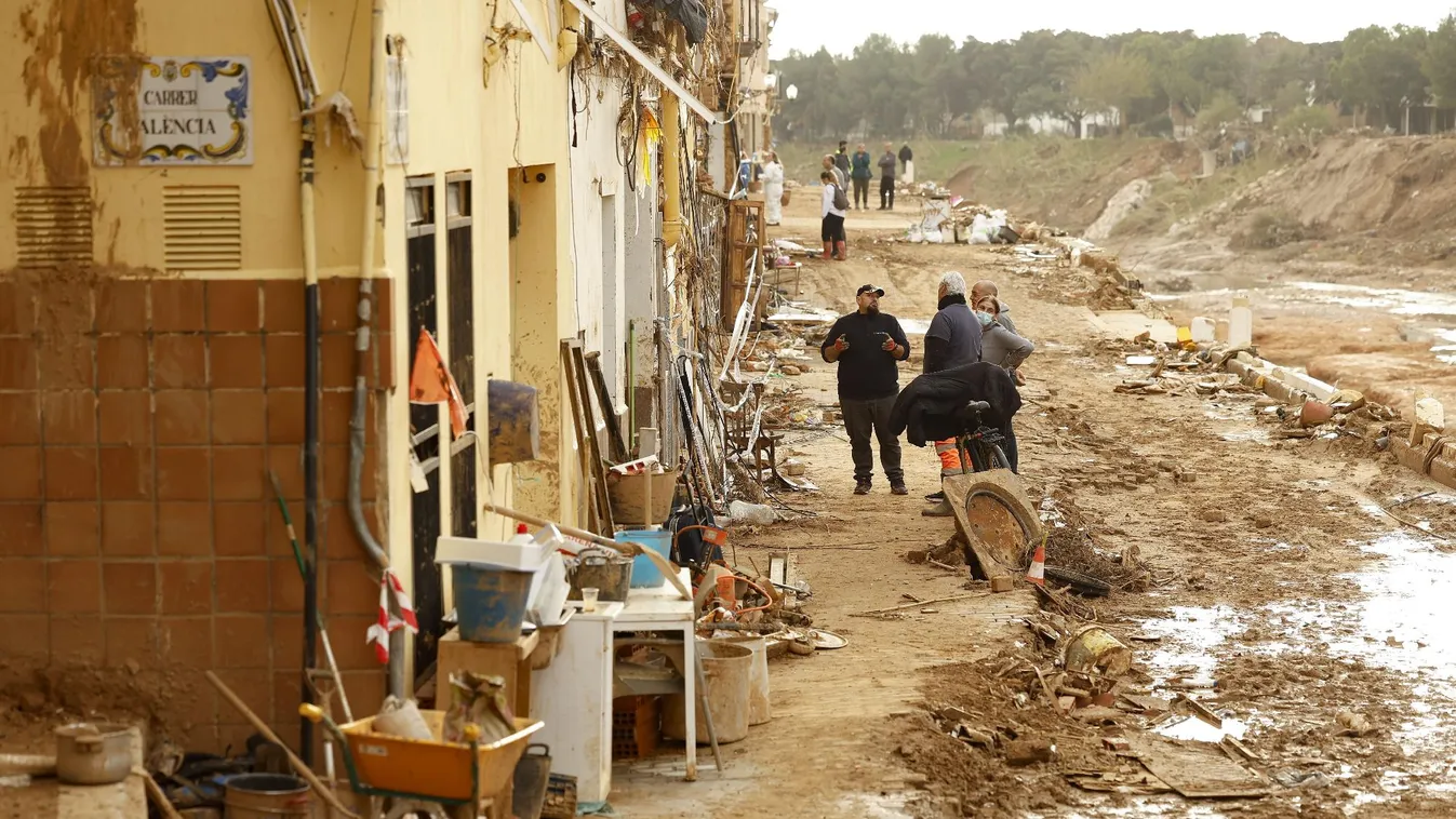 Valenciában több százan követelték a spanyol kormányfő lemondását + videó