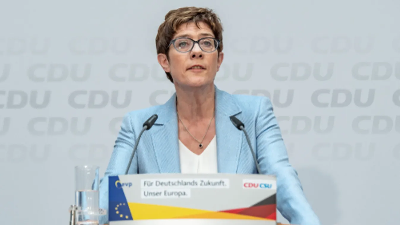 A CDU szerint vissza kell szorítani a fejkendőviselést a németországi muszlim kislányok körében