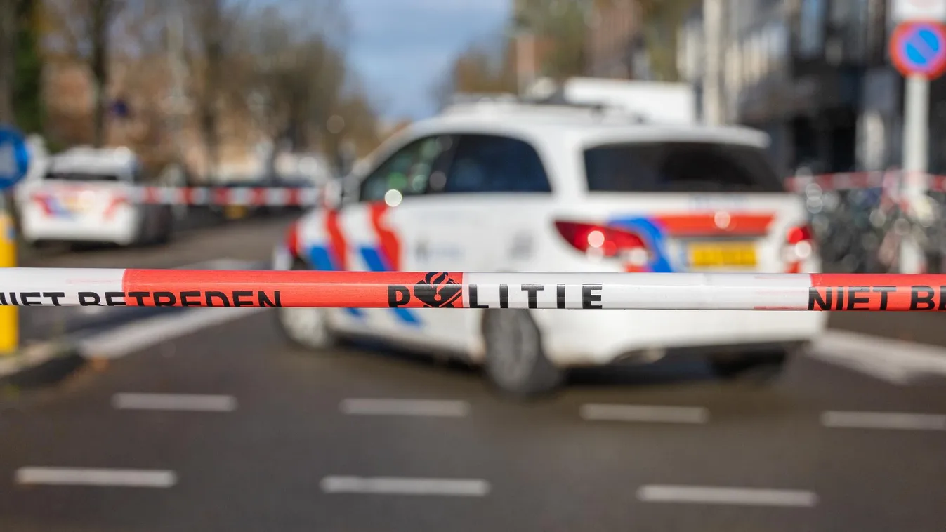 Késes támadó kezdett kaszabolásba egy zsúfolt amszterdami sétálóutcában