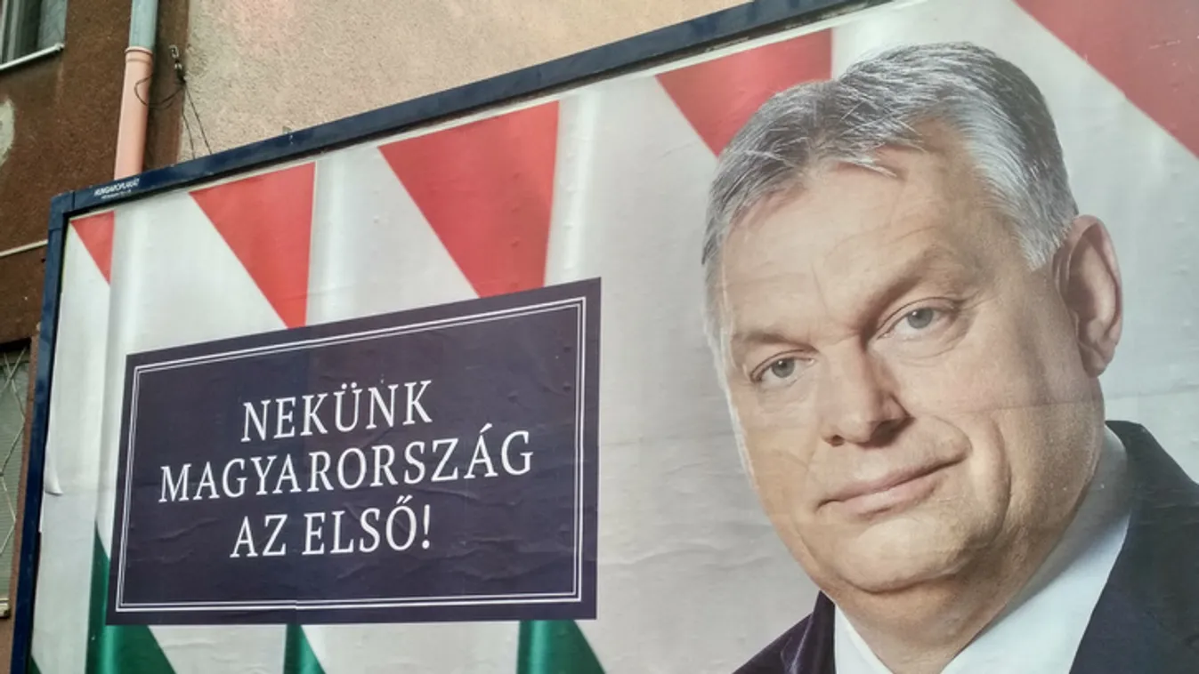 Kétmillióra bírságolták a Fideszt az Orbán-plakátok miatt