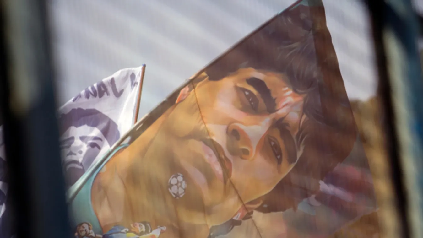 Elhunyt Diego Maradona