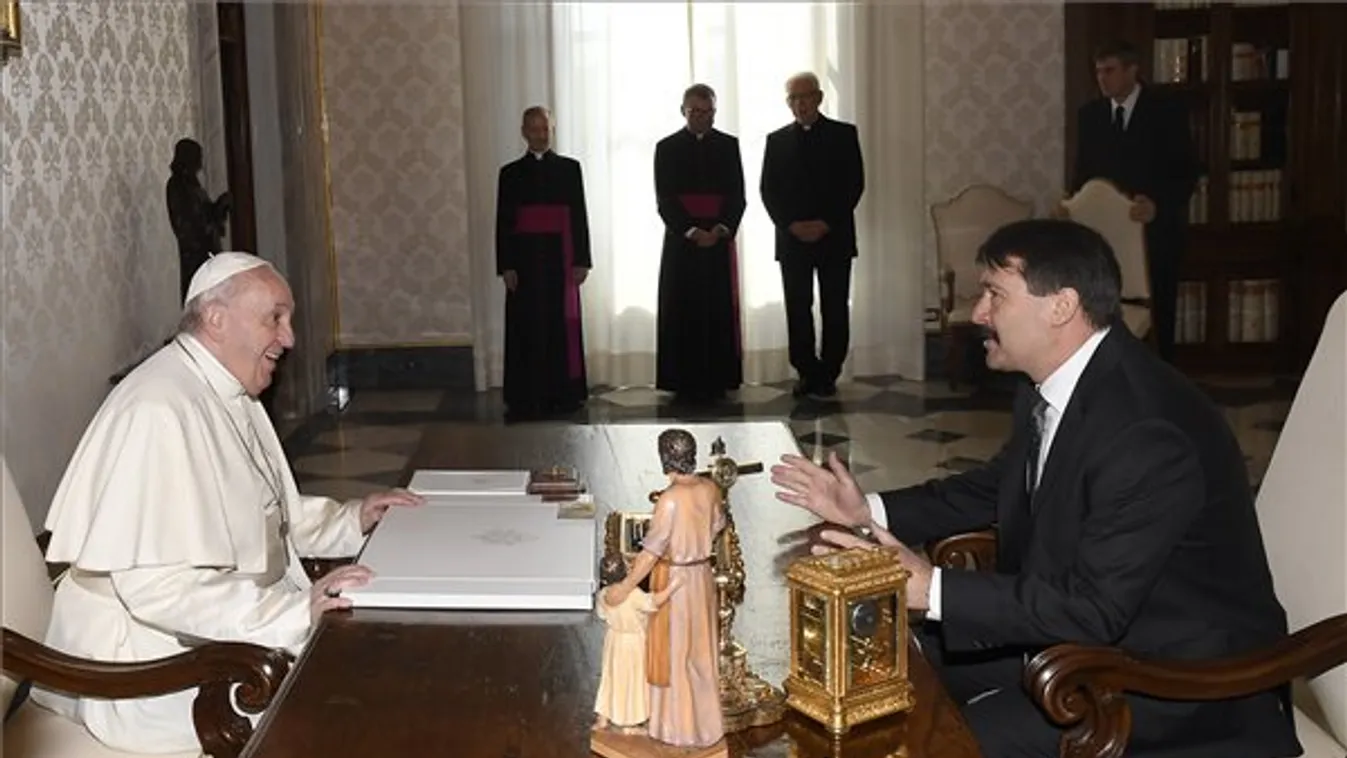 Áder János magyarországi látogatásra hívta meg Ferenc pápát