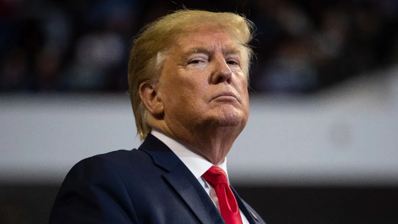 Demokrata jogászok szerint lehet vádat emelni Trump ellen, egy republikánus szerint nem