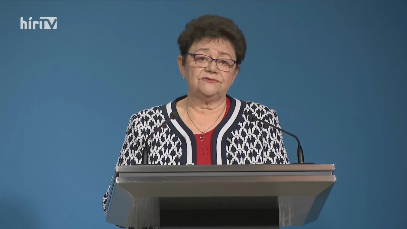 Müller Cecília: A kínai vakcina hosszabb védettséget biztosít