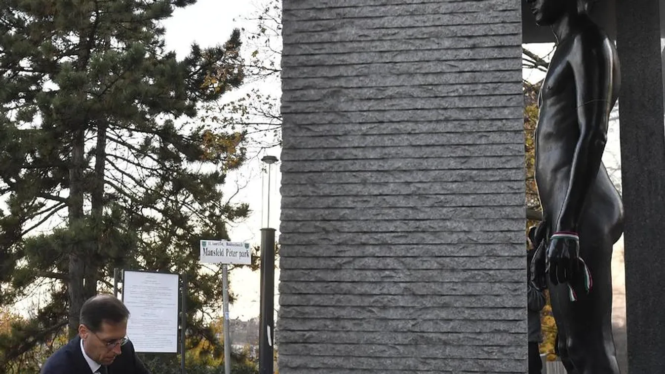 Varga Mihály: Nekünk megadatott, amiért 1956 hősei harcoltak