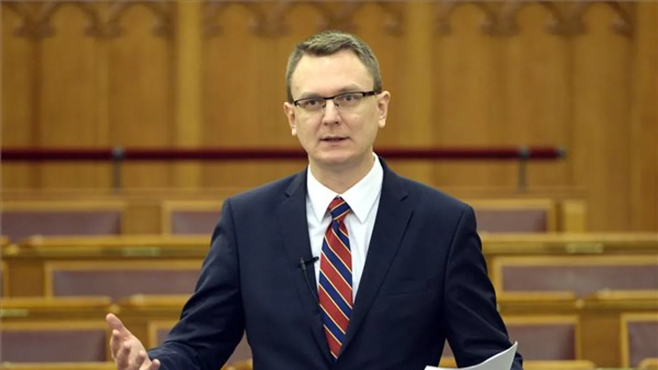 Rétvári szerint fejlesztést szolgál a „Tajgetosz-törvény”