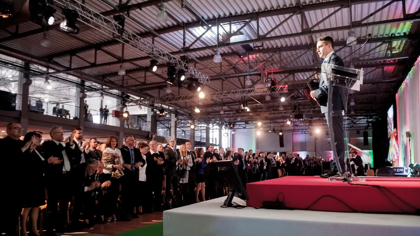 Mérföldkő előtt Vonáék