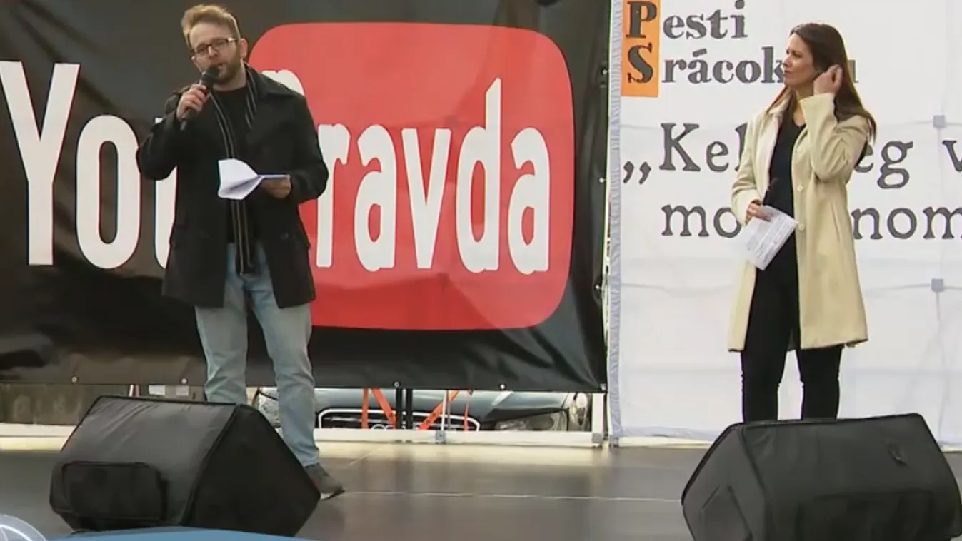 YouTube-csatornája törlése miatt a Google-székháznál tüntetett a Pesti Srácok