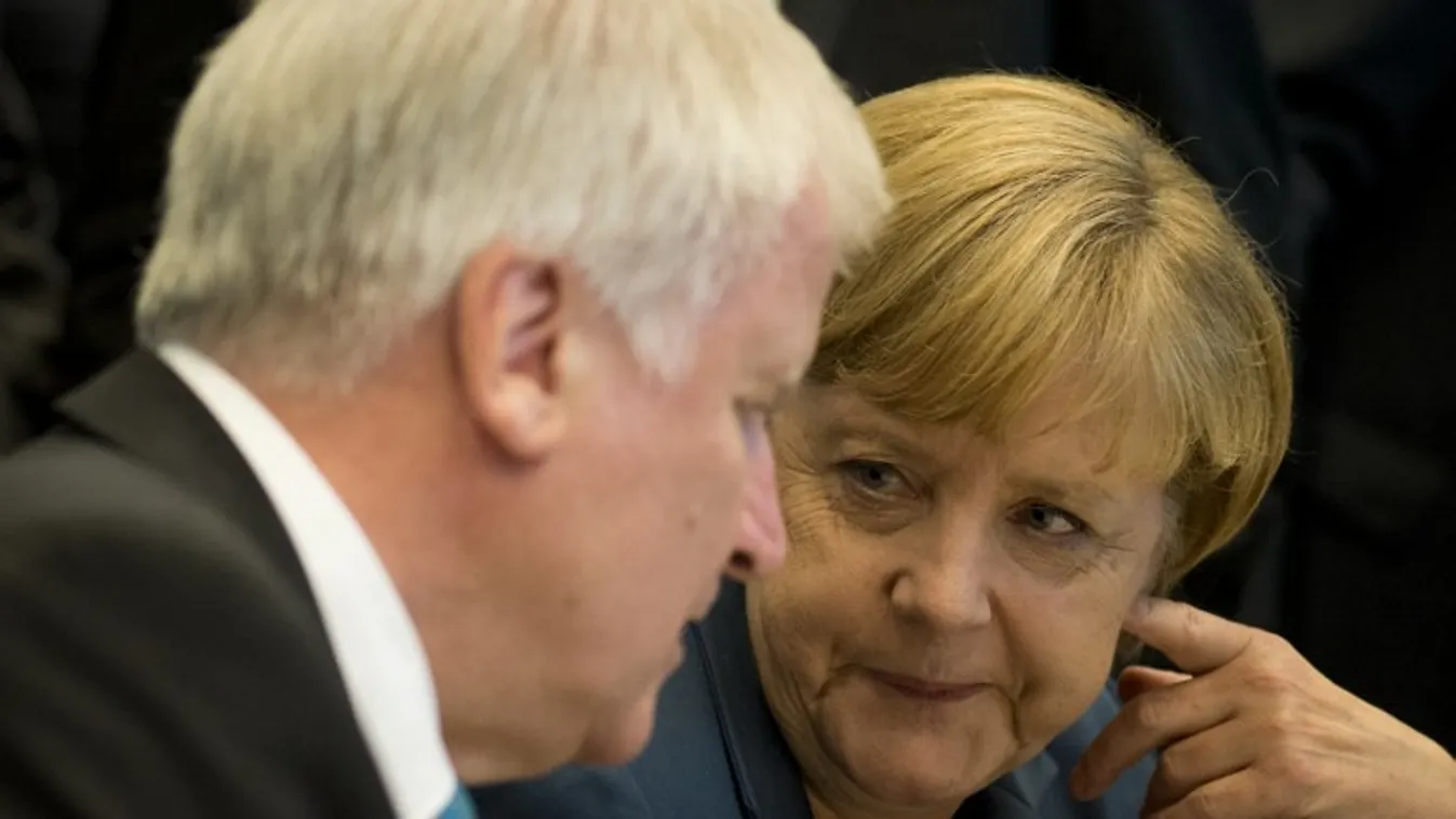 Merkel Seehoferéket is elveszítheti, ha nem szigorít