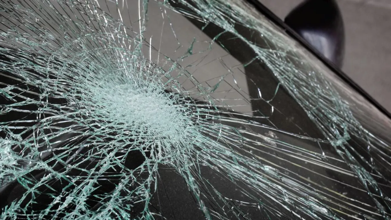 Hárman meghaltak balesetben a 4-es főúton Székelynél