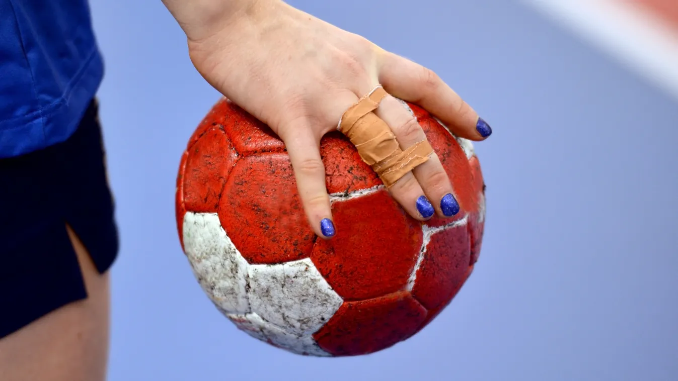 Három játékost elbúcsúztat, három újoncot avathat a női kézilabda-válogatott