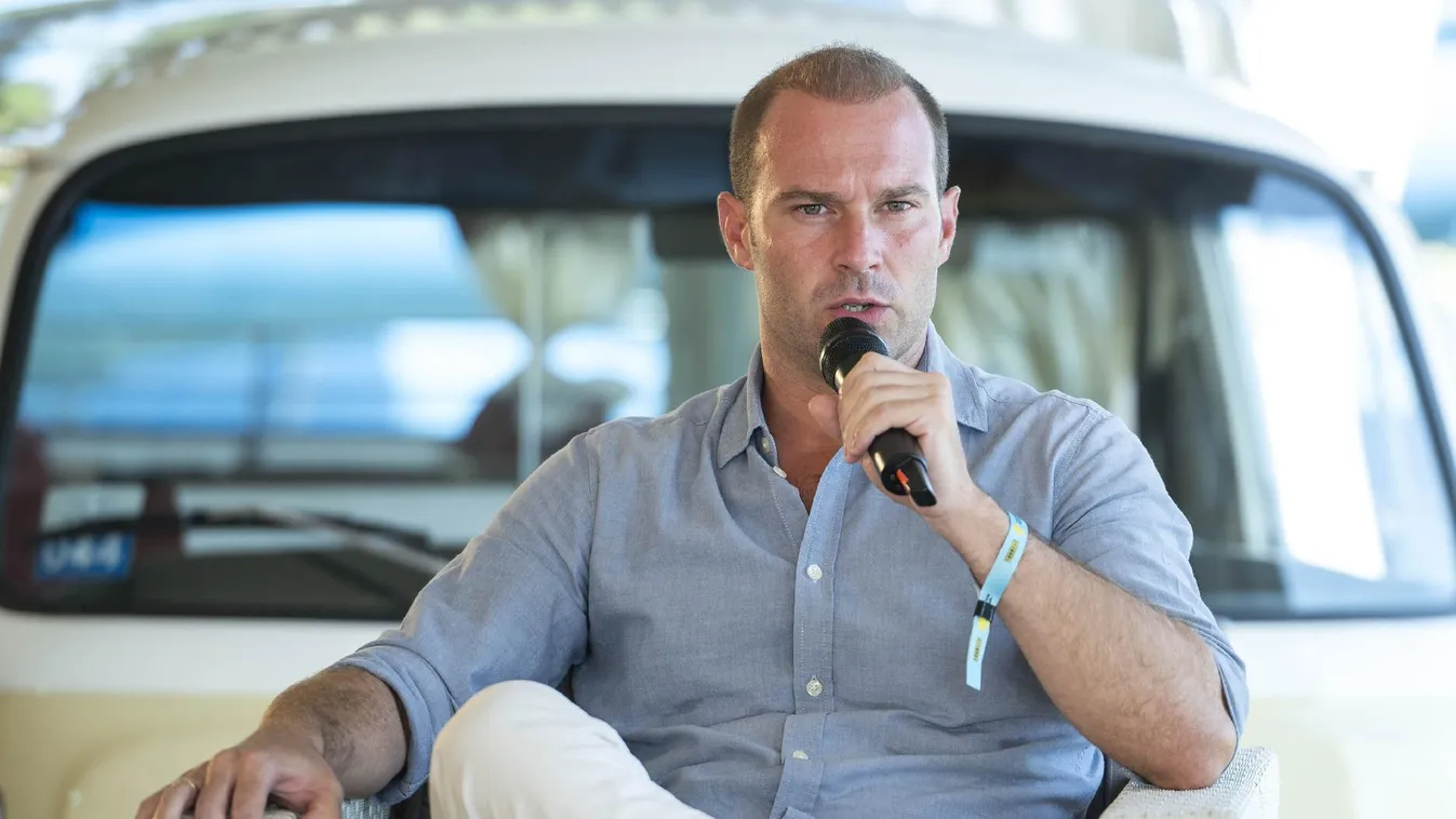 Hollik István közösségi oldalán kérte számon David Pressmant