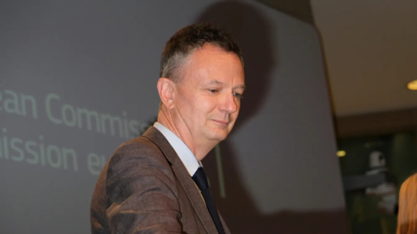 Az Európai Bizottság megvizsgálja a koronavírus elleni védekezésről szóló magyar törvényt