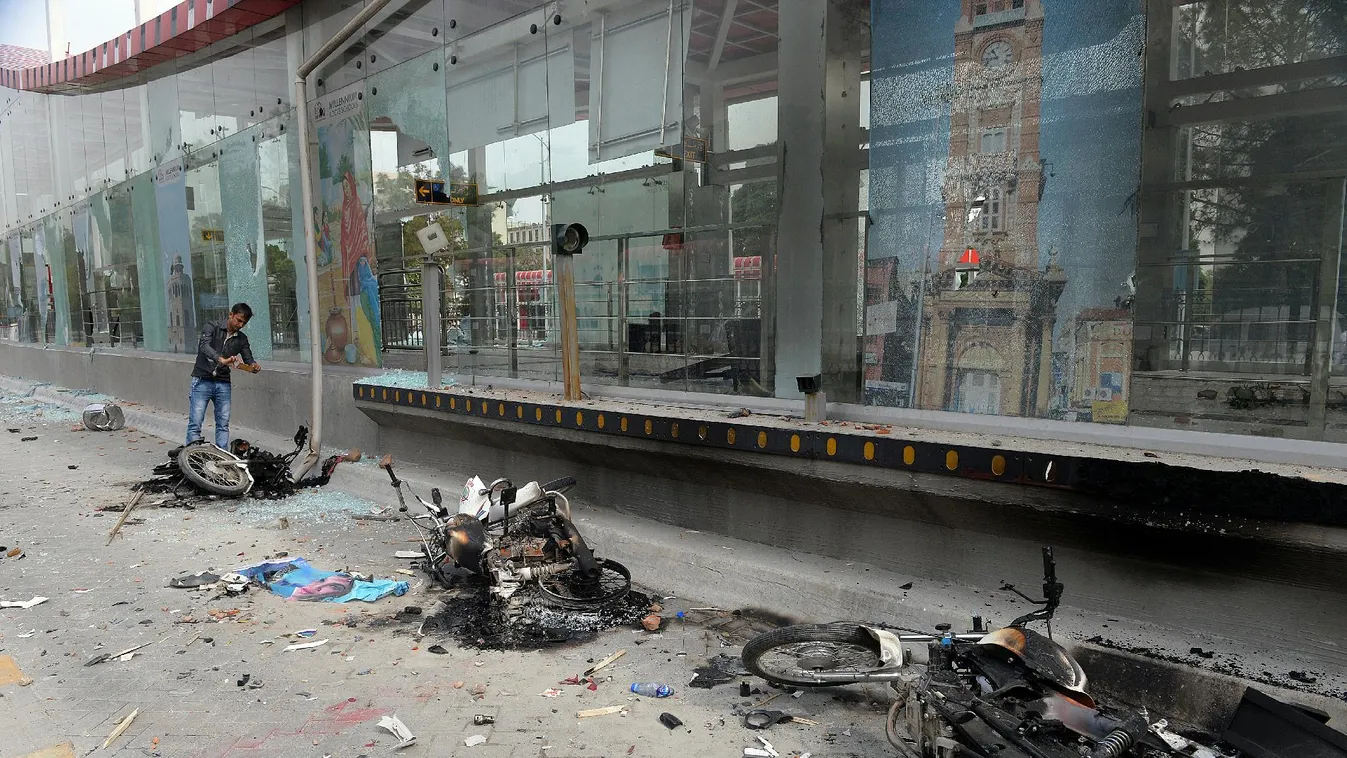 „Testeket láttam felrobbant fejjel és lábbal”