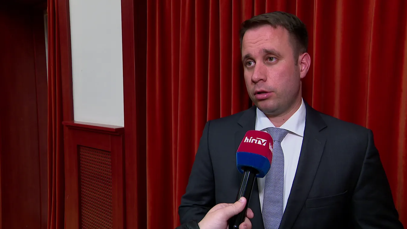 Dömötör Csaba: Európa az önfeladás és a keresztény alapok megerősítése között választhat