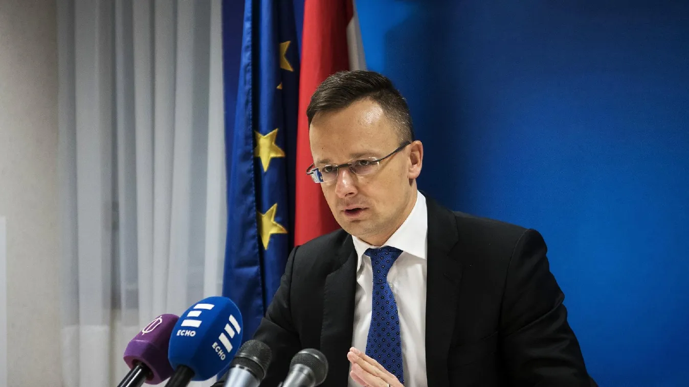 Szijjártó napirendre vetetné az ENSZ migrációs paktumát