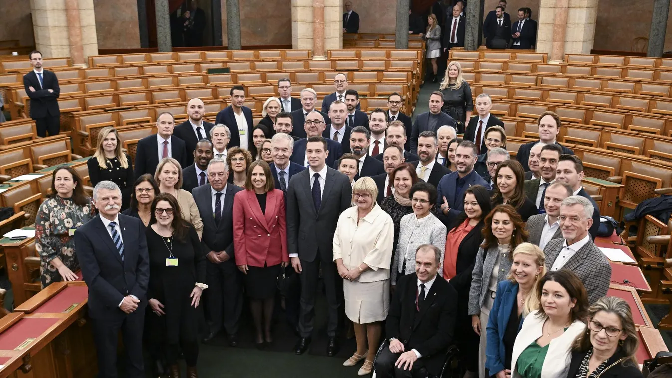A Patrióták Európáért képviselőcsoport szerint ki kell hajítani a migrációs paktumot + videó