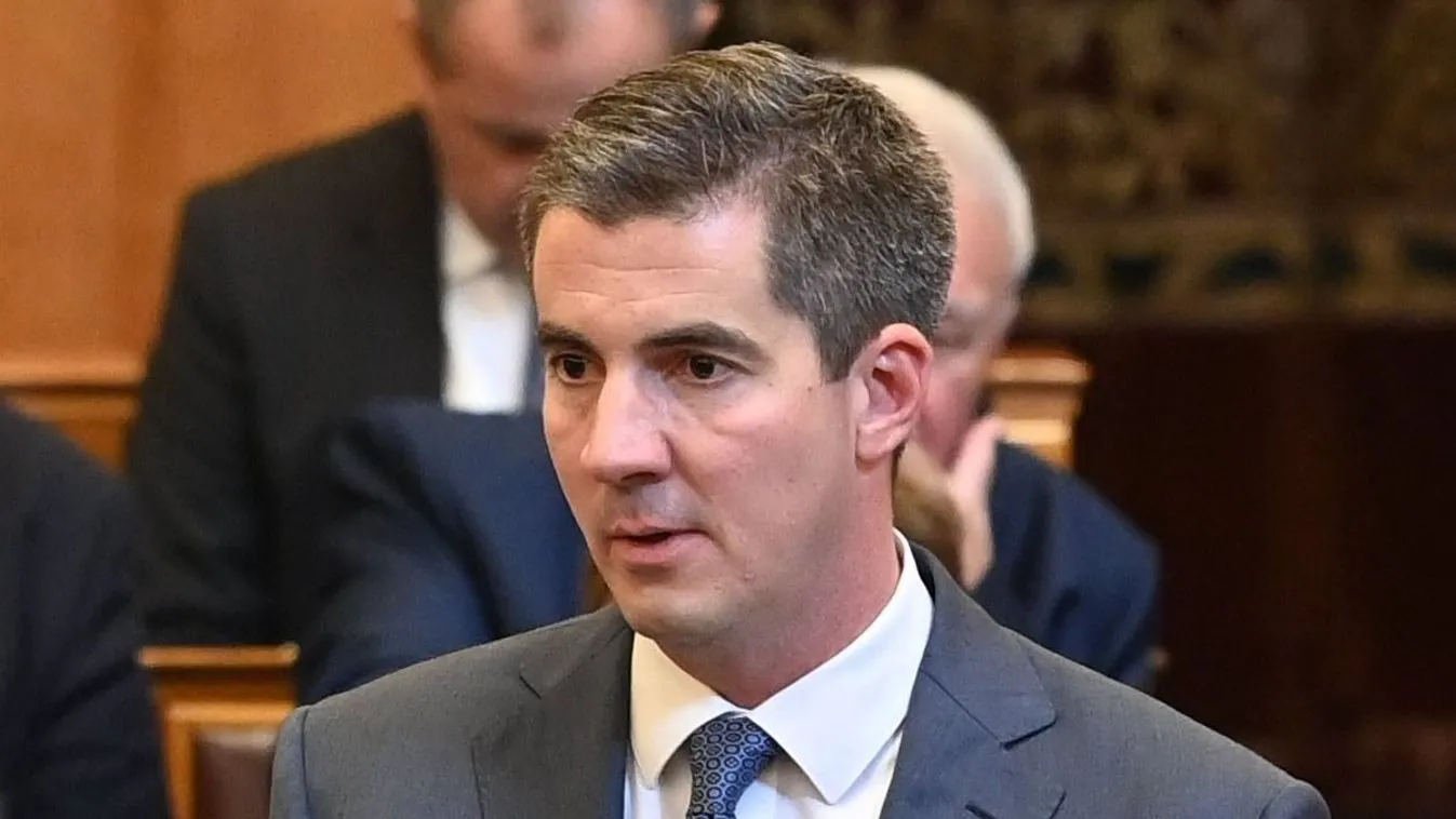 Ma tárgyalja a gyermekvédelmi törvény szigorítását az Országgyűlés