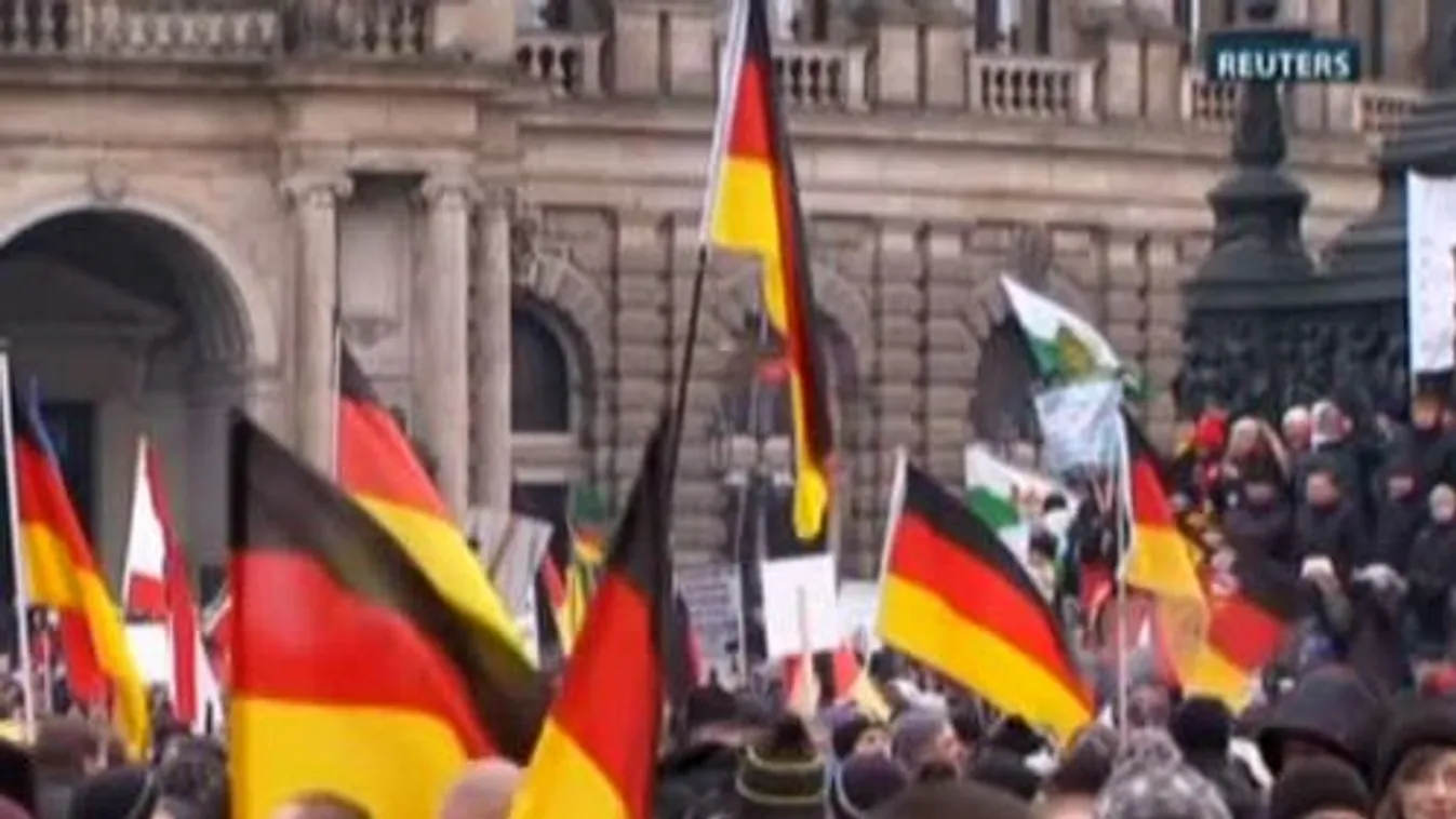 Autókat gyújtottak fel Drezdában