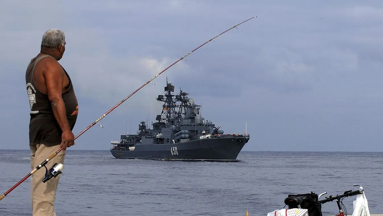 Moszkva nem érti, hogy akarja a NATO a Kercsi-szoros hajózhatóságát biztosítani