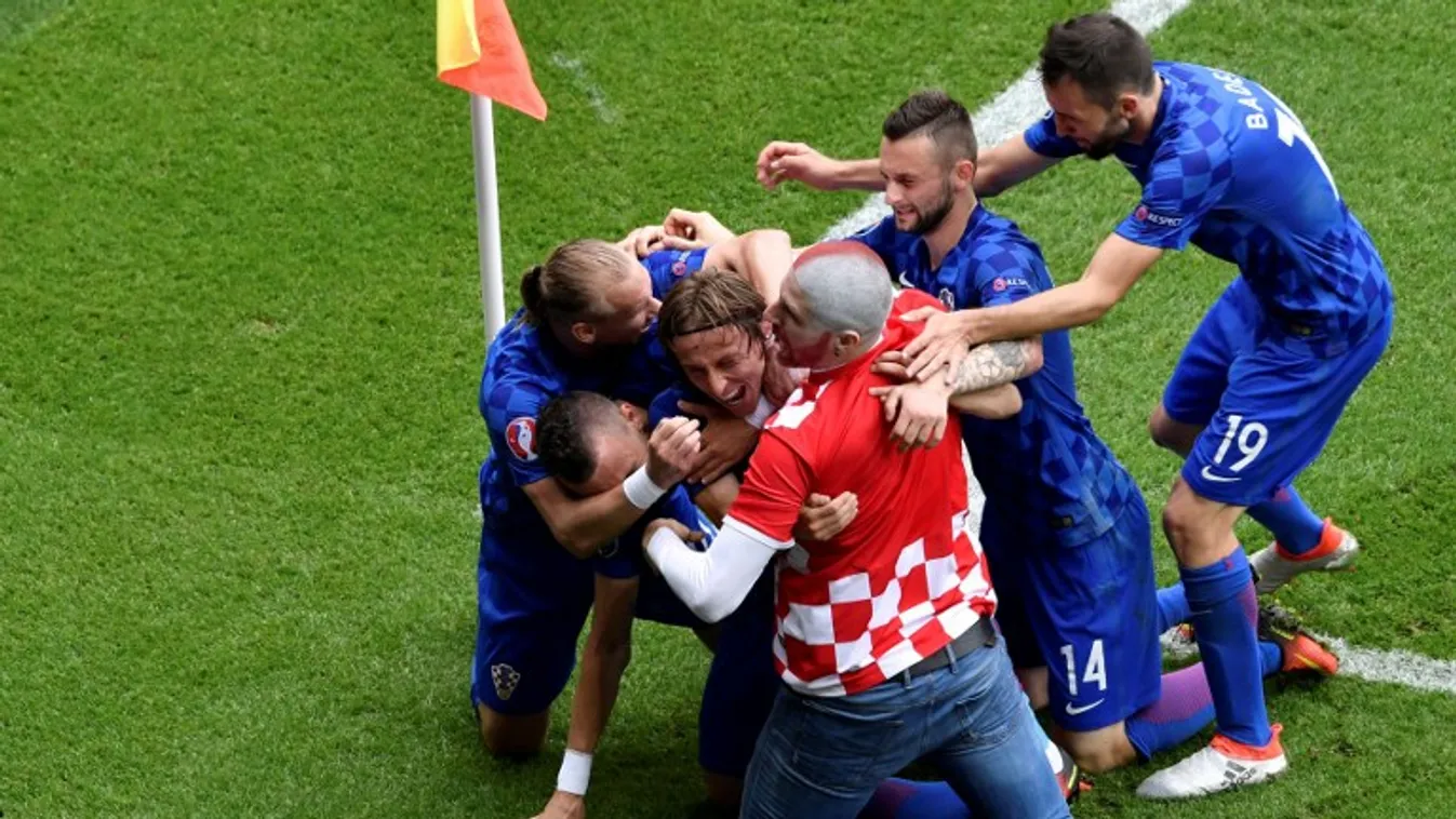 A horvátok és a lengyelek is győzelemmel kezdtek