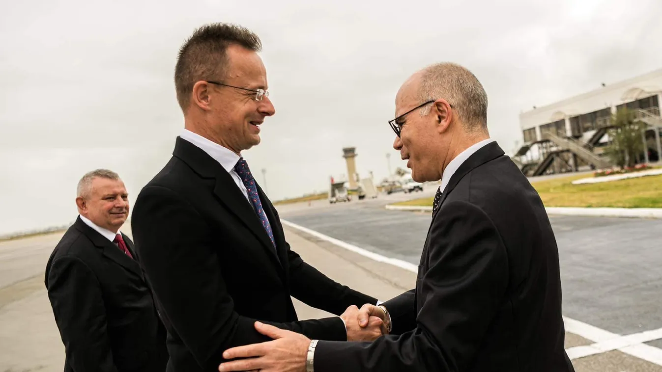 Szijjártó Péter: Brüsszelnek abba kell hagyni a migránsokat szállító NGO-k finanszírozását + videó