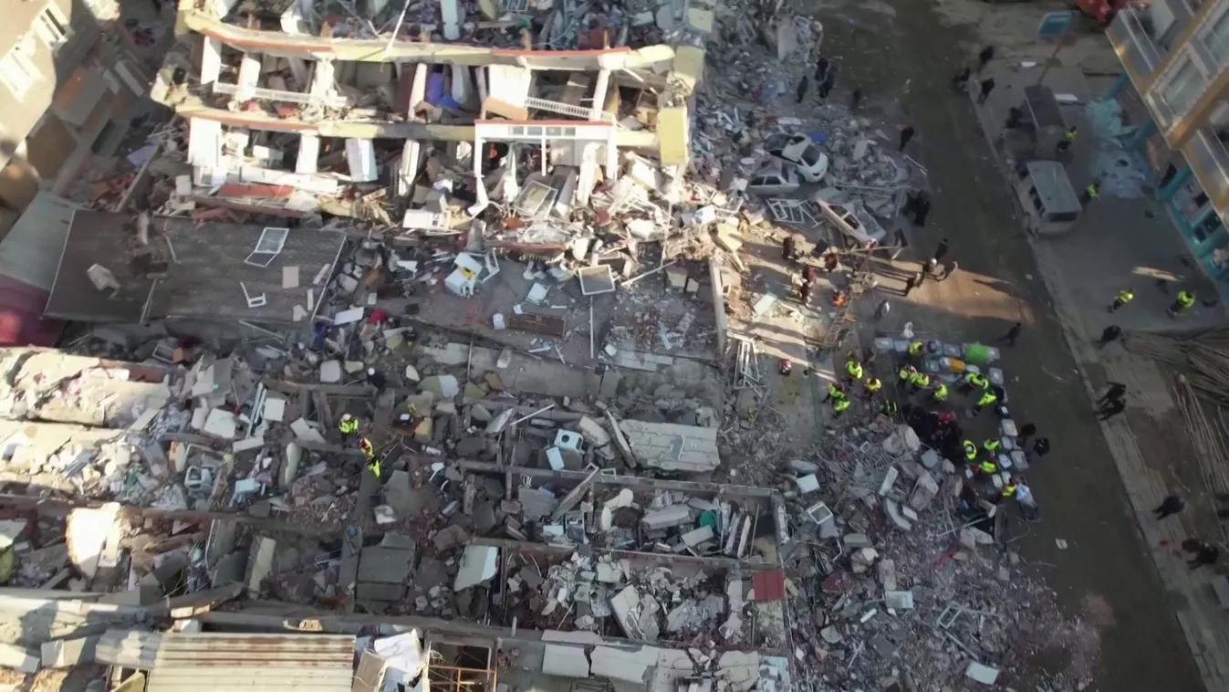 A katasztrófa áldozatainak száma már 20 665 Törökországban