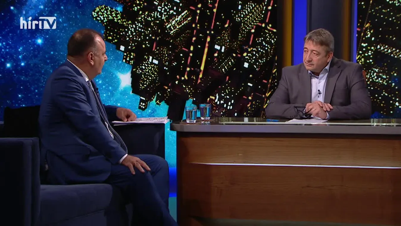 Bayer Show: A nagyapa nem egyszerű TSZ-elnök volt, hanem élet és halál ura