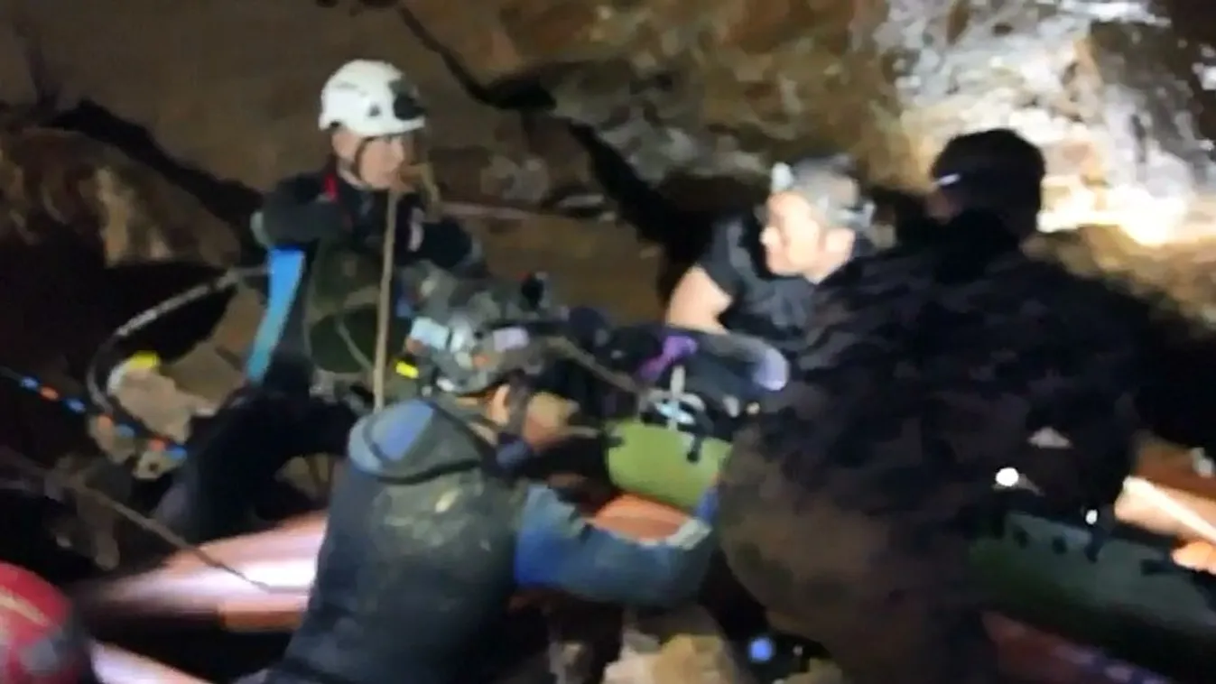 Felvételeket is közzétettek a mentésről, a thai hatóság tanult az esetből