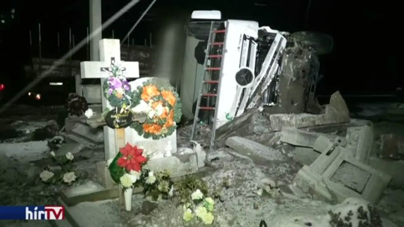 Sírhelyeket is megrongált a temetőbe hajtó kamion