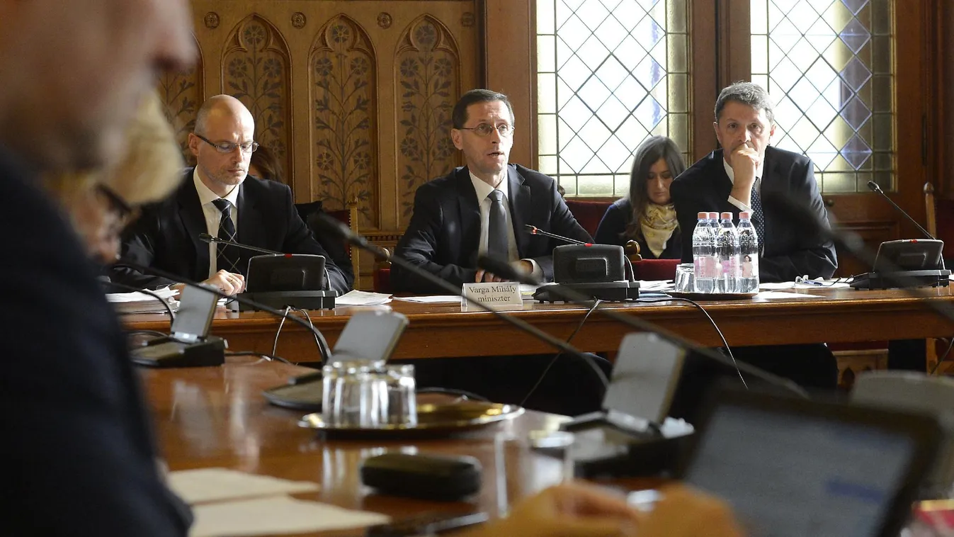 Hamis aláírásokat találhattak a fideszes ajánlóívén