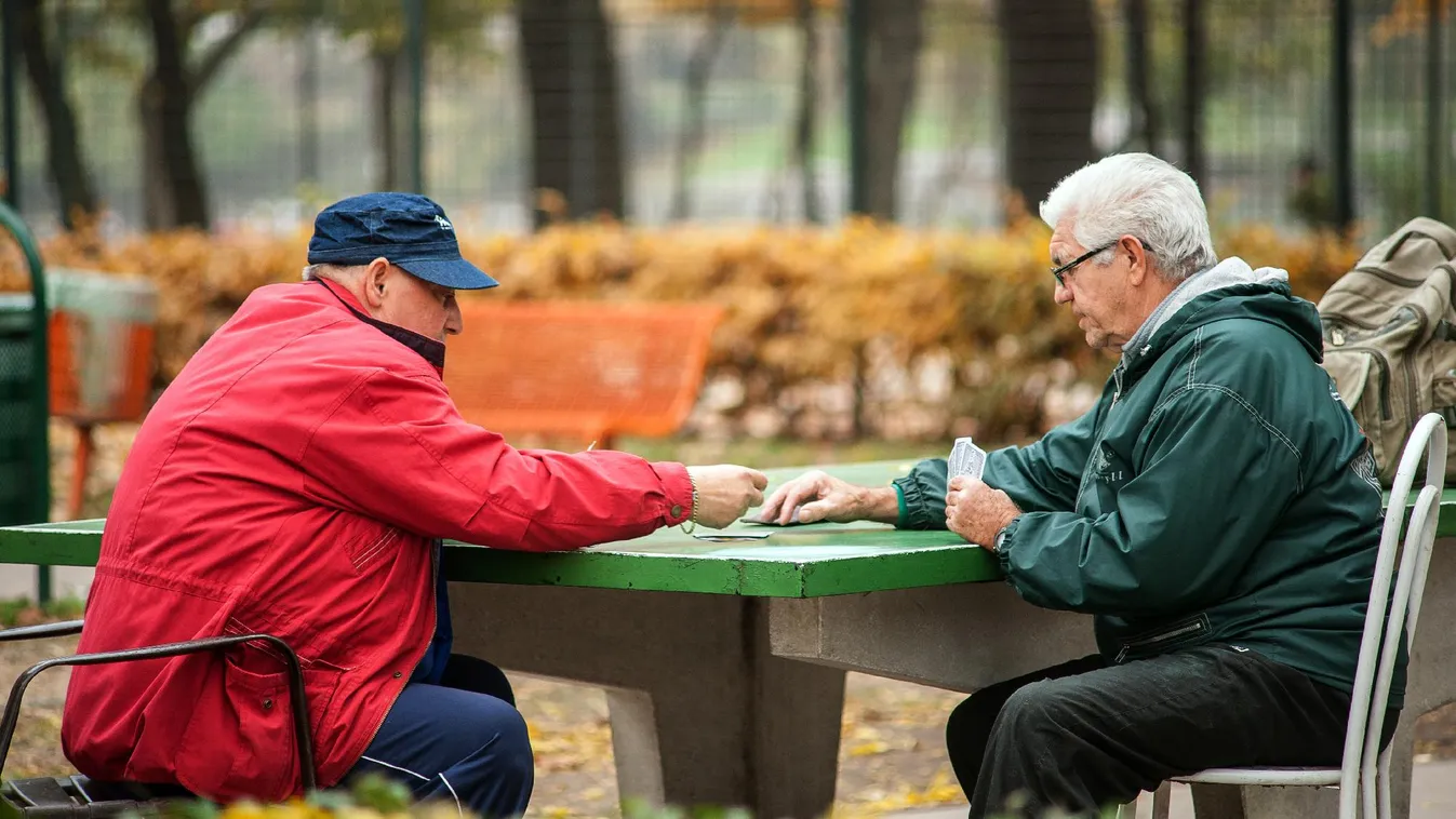 Plusz 16 ezer forintra számíthat egy nyugdíjas novemberben