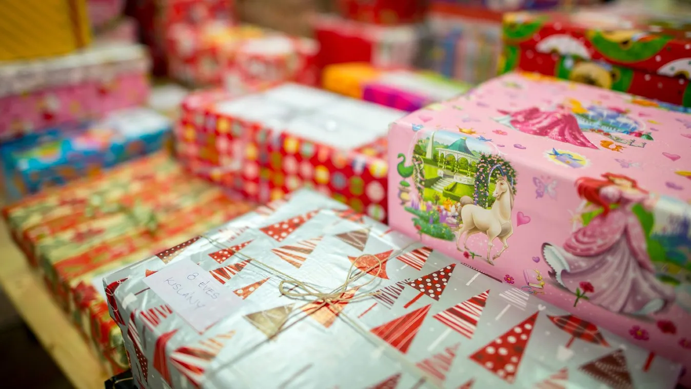 Hatvanezer cipősdoboznyi ajándékot gyűjtött a Baptista Szeretetszolgálat