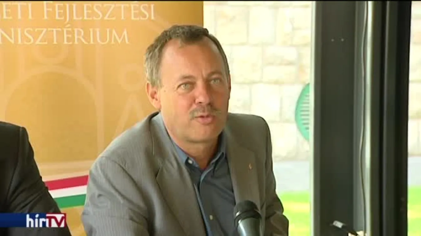 Több ezer kilométer kerékpárutat ígért be a kormány