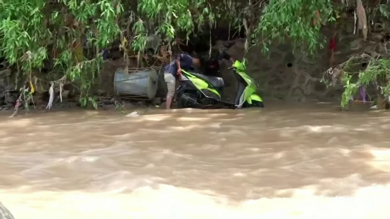 Továbbra is szedi áldozatait a monszun