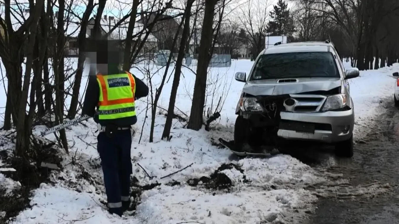 Rengeteg autó akadt el a hó miatt