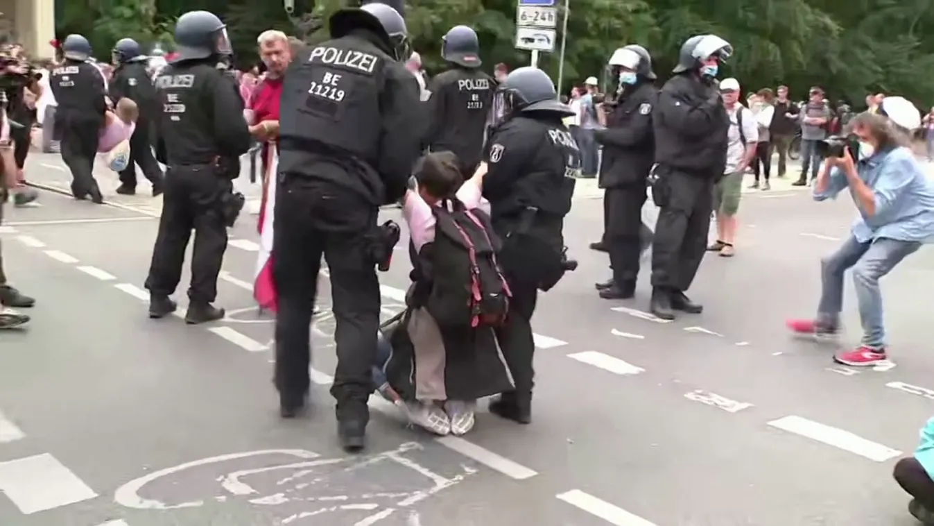 Százakat tartóztattak le Berlinben