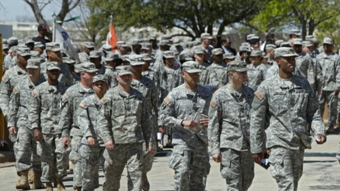 Pénz, paripa, fegyver – Hírvilág