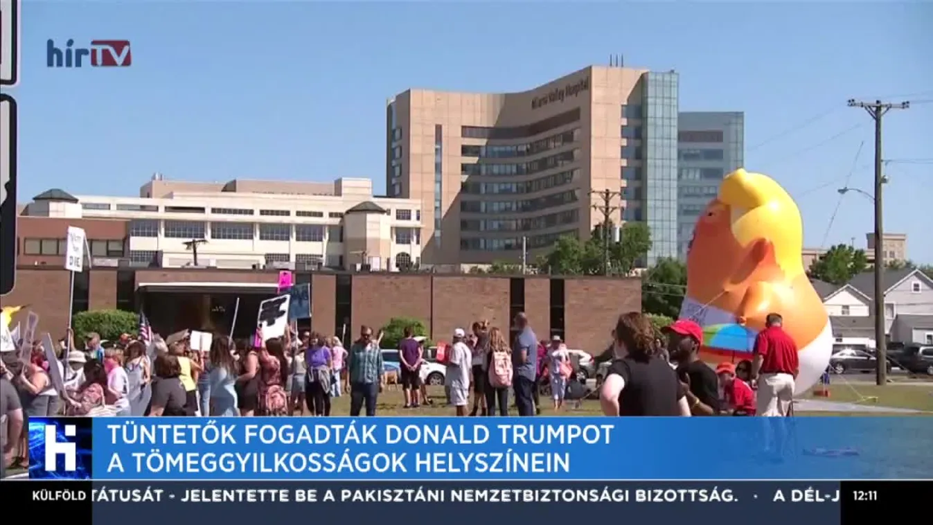 Tüntetők fogadták Trumpot a hétvégi tömegmészárlások helyszínén