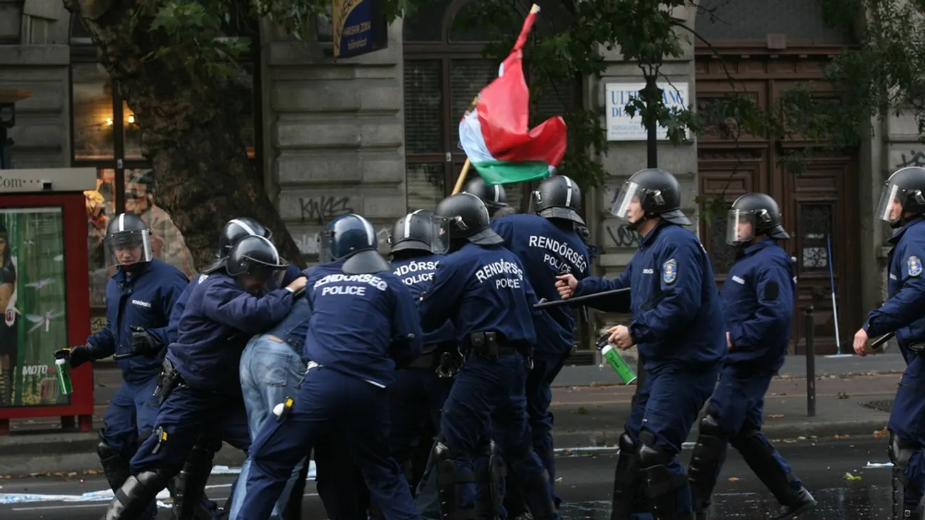 Gumilövedékes sortűz és brutális lovasrohamok – Reggeli járat