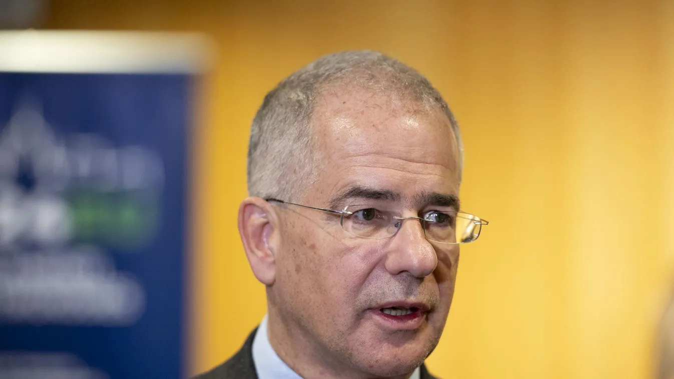 A Kiegyezés hiteles dokumentumát ajándékozta a Fidesz-KDNP-frakció az Országgyűlési Múzeumnak