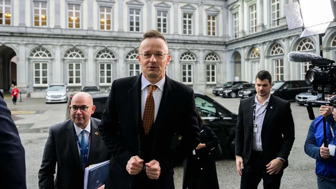 Szijjártó Péter Brüsszelből: már csak a megoldás és a józan ész hangja hiányzik + videó